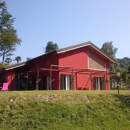 Ostello Casa Rossa *