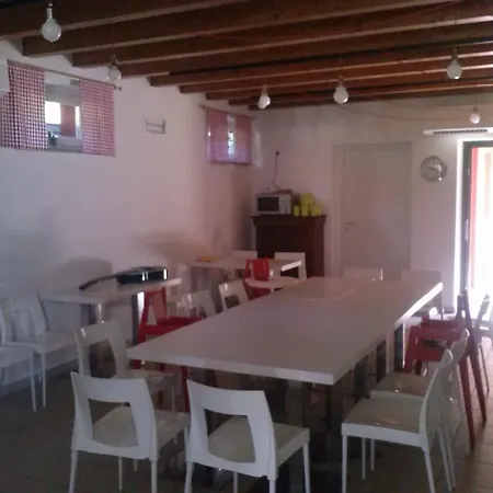 Ostello Casa Rossa *