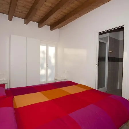 Casa Rossa Ostello *